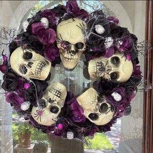 Halloween skull wreath